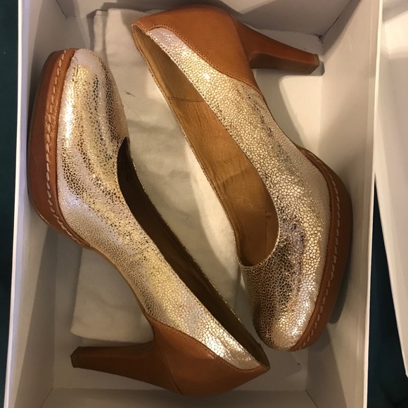 NAYLN pumps - Picture 1 of 3
